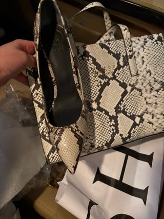 Zapatos y Bolso Guess Talla 38