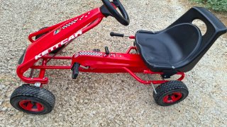 Coche de pedales Kettler rojo