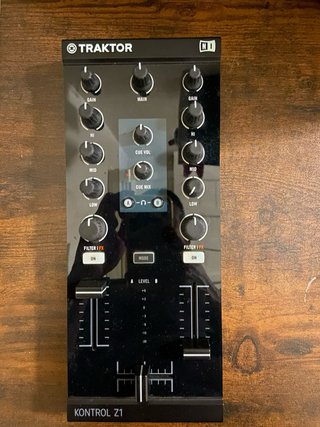 Controlador DJ Traktor Native Instruments Z1