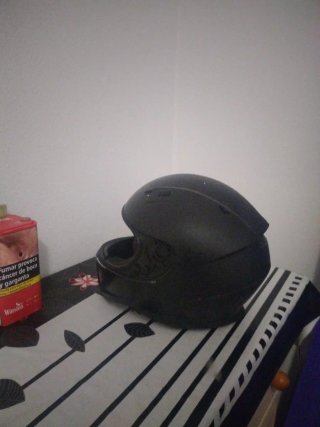 Casco de moto negro integral -NEGOCIABLE.