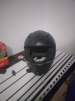 Casco de moto negro integral -NEGOCIABLE.