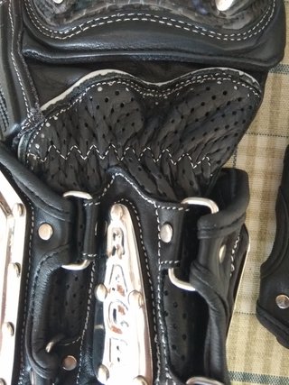 NUEVOS GUANTES CUERO CON METÁLICO,M,XL