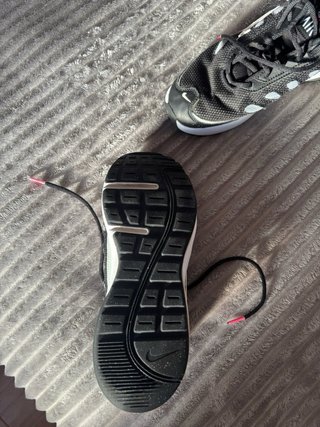 Zapatillas Nike Air Max Negras y Blancas