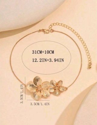 Elegante Collar dorado con flores