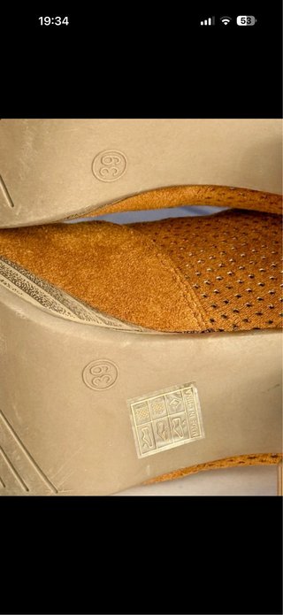 Botines de ante camel con tacón