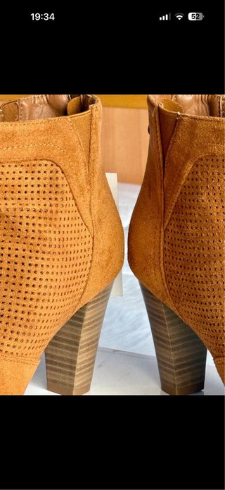 Botines de ante camel con tacón