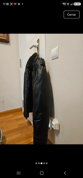 Anorak negro brillante