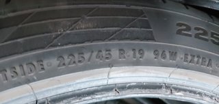 2 Neumáticos Continental 225/45 R19 96W