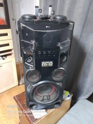 Equipo de sonido LG DJ con 2 USB y CD