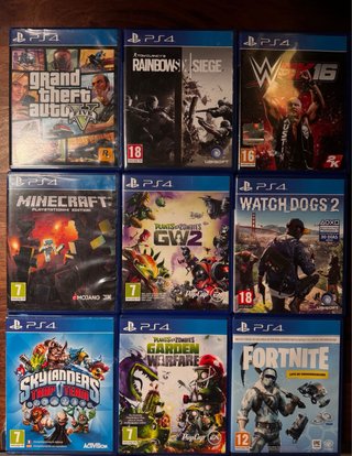 PlayStation 4 + 8 juegos + cables