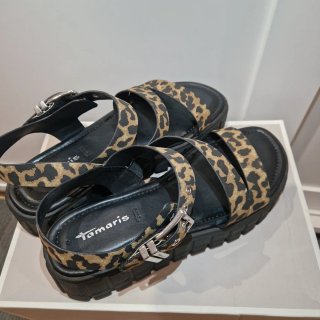 Sandalias Tamaris leopardo