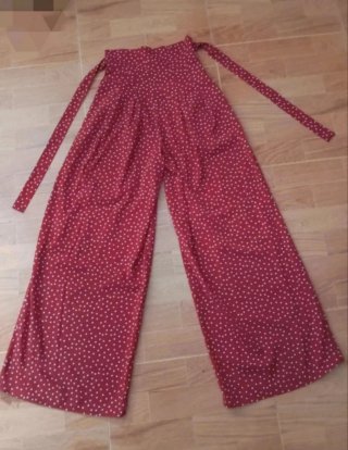 Pantalón flojo Palazzo Color burdeos  Talla XS