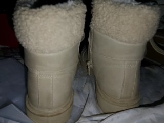 Botines beige con cremallera y cordones