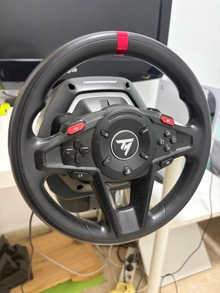 Volante Thrustmaster PS5 y Pedales