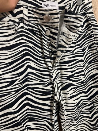 Pantalón cebra Zara Talla 34 (XS)