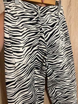 Pantalón cebra Zara Talla 34 (XS)