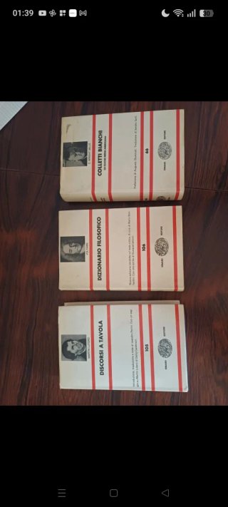 Nuova Universale Einaudi (NUE). Libri vintag