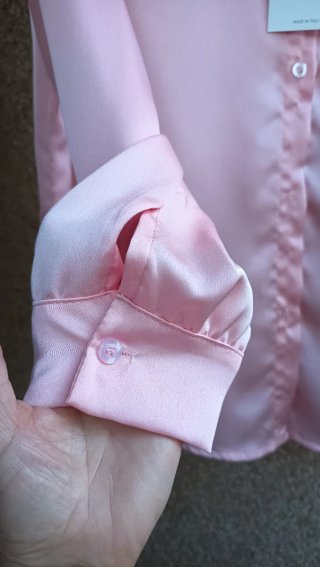 Camisa rosa satinada nueva con etiqueta