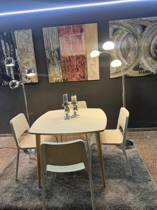 Mesa y 4 Sillas