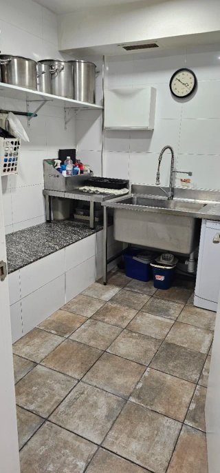 Mobiliario negocio casa de comidas