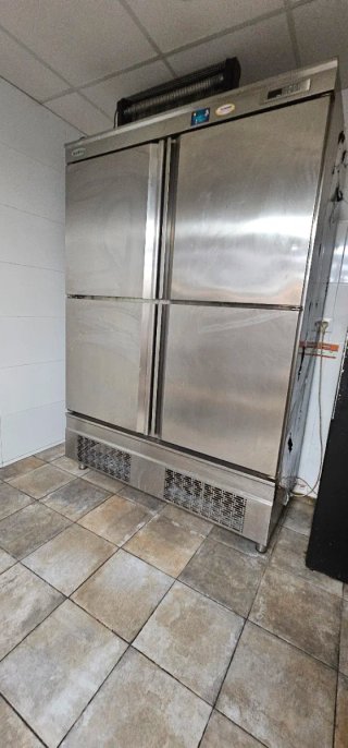 Mobiliario negocio casa de comidas