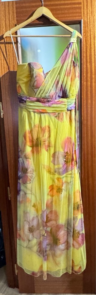 Vestido de fiesta floral amarillo