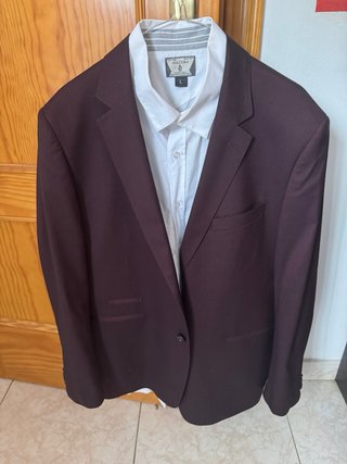 Traje de hombre burdeos