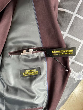 Traje de hombre burdeos