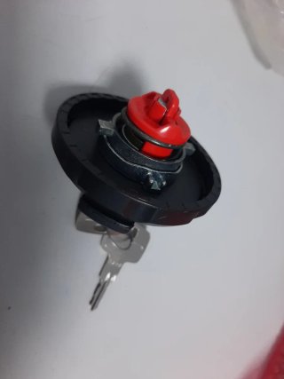 Tapón depósito combustible con llave