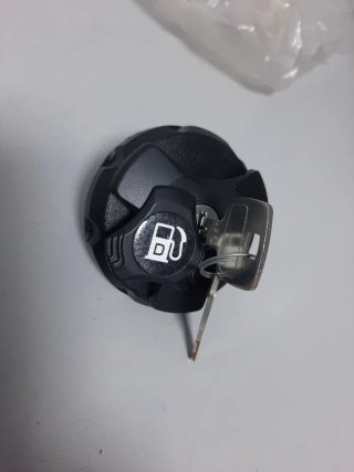 Tapón depósito combustible con llave