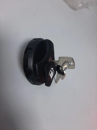 Tapón depósito combustible con llave