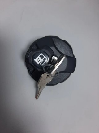 Tapón depósito combustible con llave