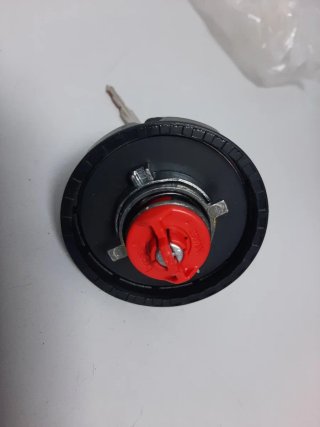 Tapón depósito combustible con llave