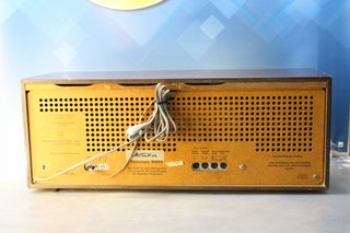 Antigua radio amplificador de válvulas. Kuba Imperial 666. RDA, 1966.