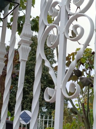 Vallas galvanizadas macizas blancas