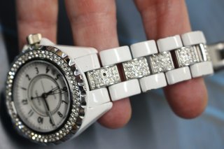 Reloj de pulsera automático estilo Chanel.
