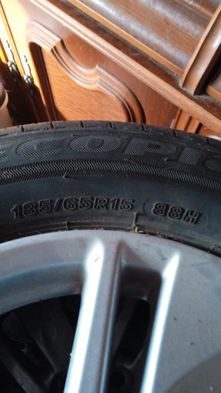 Llanta Toyota 185/65R15 88H