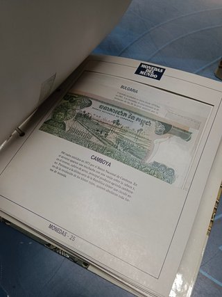 COLECCIÓN MONEDAS DEL MUNDO DE ORBIS-FABBRI, completa, 7 carpetas, 100 fascículos, todas las monedas y sellos