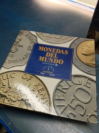 COLECCIÓN MONEDAS DEL MUNDO DE ORBIS-FABBRI, completa, 7 carpetas, 100 fascículos, todas las monedas y sellos