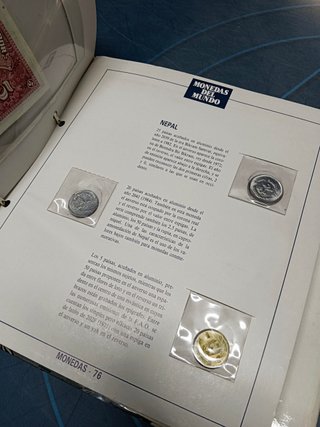 COLECCIÓN MONEDAS DEL MUNDO DE ORBIS-FABBRI, completa, 7 carpetas, 100 fascículos, todas las monedas y sellos