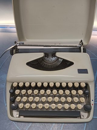 Máquina de escribir tippa adler, tippa 1