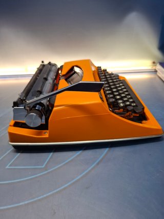 Maquina de escribir, Contessa Deluxe