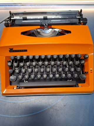 Maquina de escribir, Contessa Deluxe