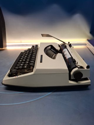 Maquina de escribir, Adler Tippa 1