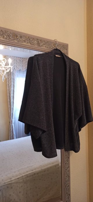Kimono negro con brillo plateado talla única
