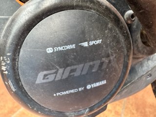 Bicicleta Eléctrica Giant montaña doble suspension