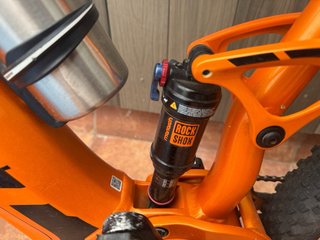 Bicicleta Eléctrica Giant montaña doble suspension