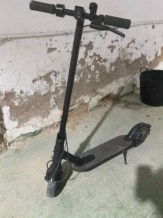 Patinete eléctrico negro
