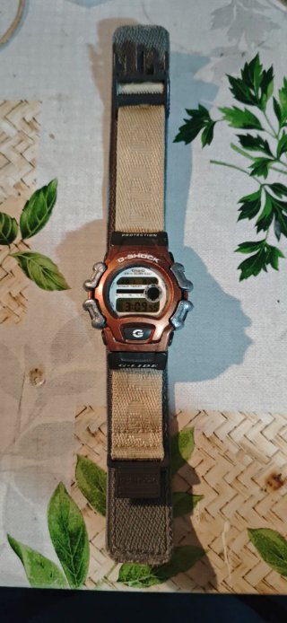 Casio G-Shock DW-004 1825 Mod. RePintado el bisel