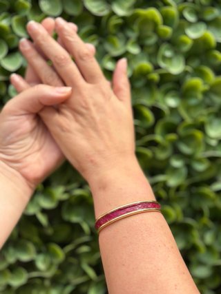 Brazalete oro y granate